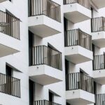 Nowoczesne osiedle – co to znaczy i jakie cechy wpływają na komfort życia